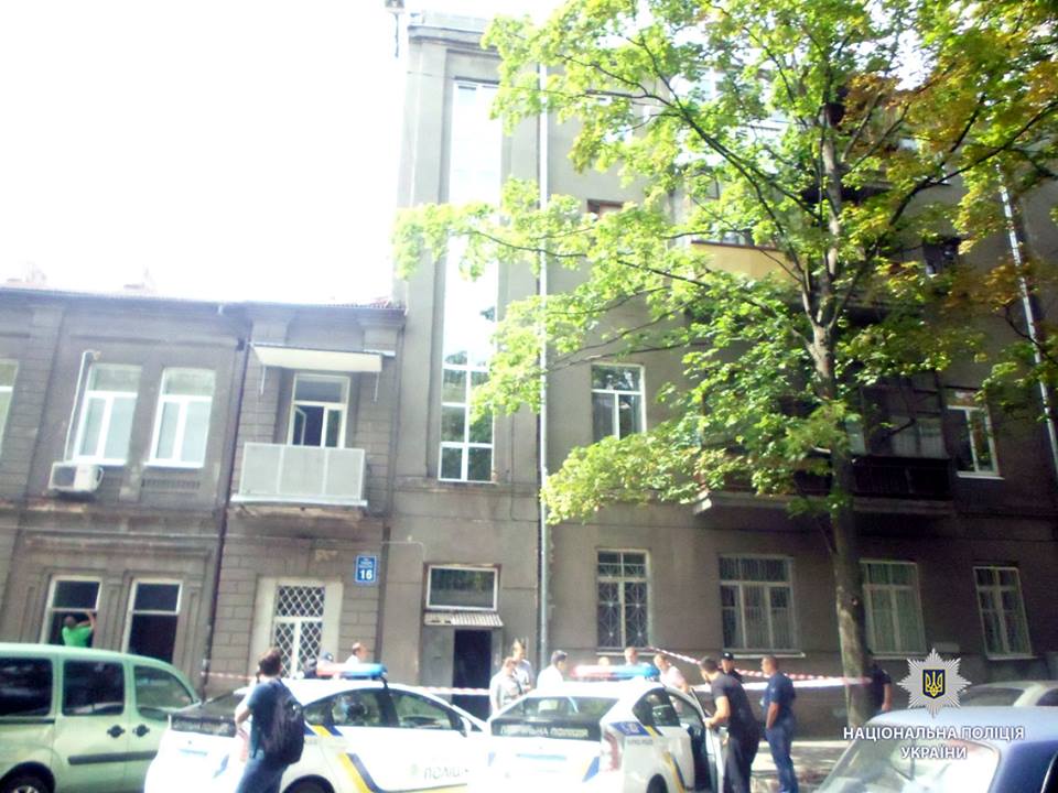 В центре Харькова двоюродная сестра зарезала брата (фото)