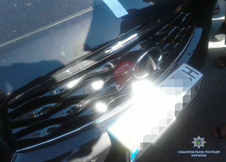 В Запорожской области полицейские изъяли автомобиль харьковского видеоблогера (видео)