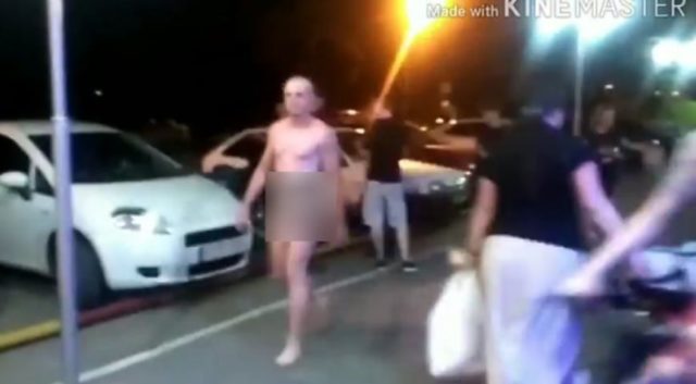 Голый мужчина, который гулял по Чугуеву и приставал к подросткам, не военнослужащий (видео)