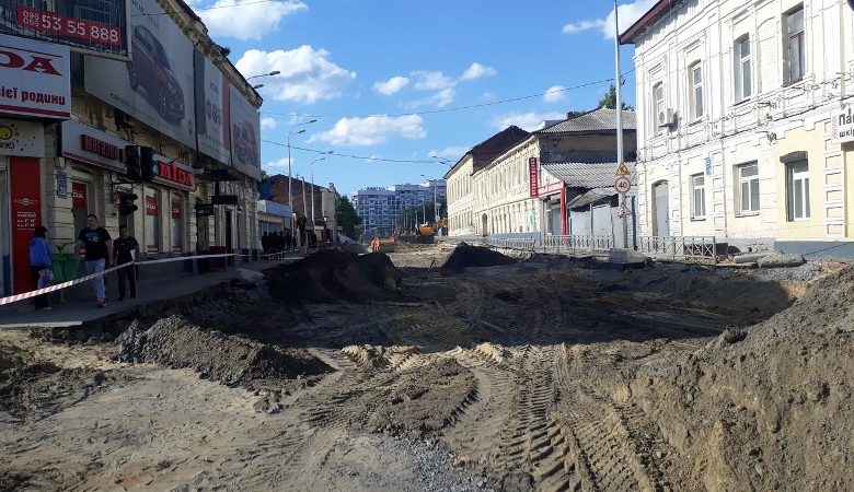 Движение в центральной части улицы Клочковской откроют в августе – горсовет