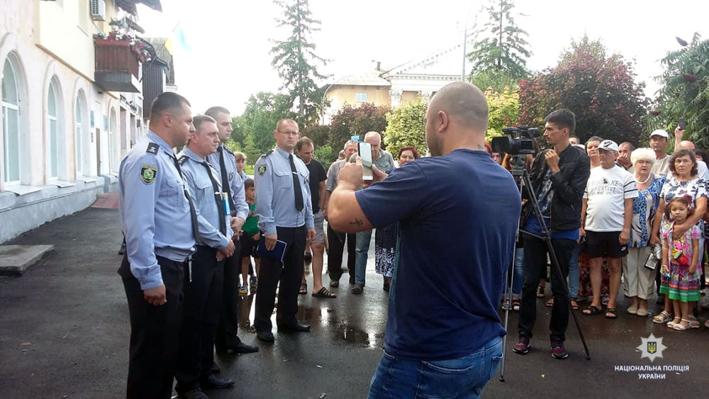 В Эсхаре полиция отчиталась перед местными жителями о ходе расследования смерти Николая Бычко (фото, видео)