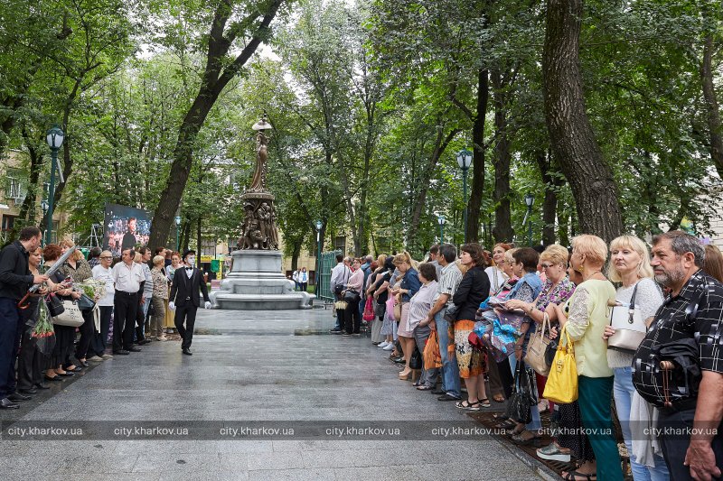 По факту установки памятника Гурченко открыли уголовное дело – Кернес