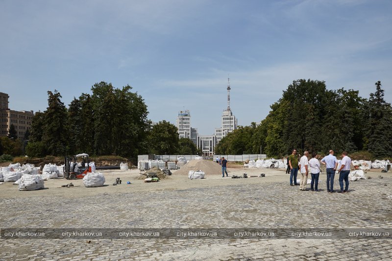 В городском совете рассказали, что будет на площади Свободы вместо памятника Ленину (фото)