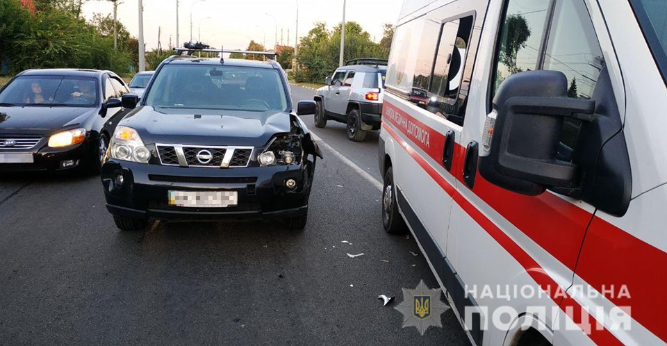 В центре Харькова Nissan влетел в пешеходов