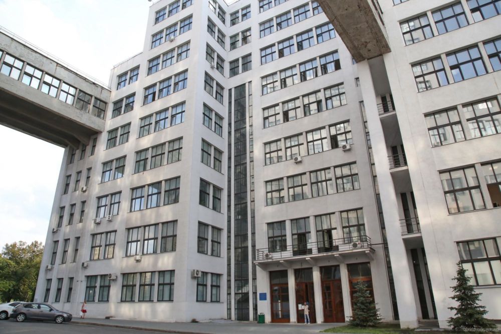 В здании Госпрома завершили ремонт фасада (фото)