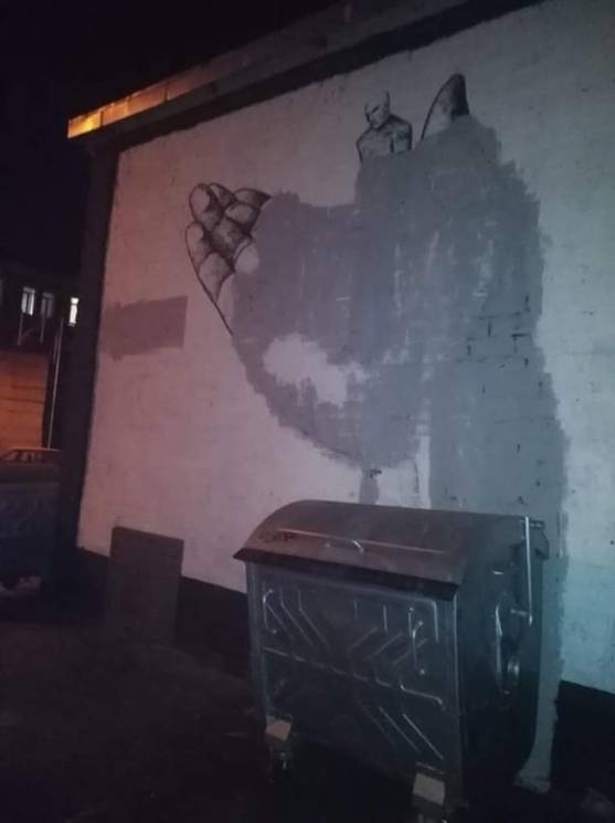 В центре Харькова зарисовали стрит-арт Гамлета