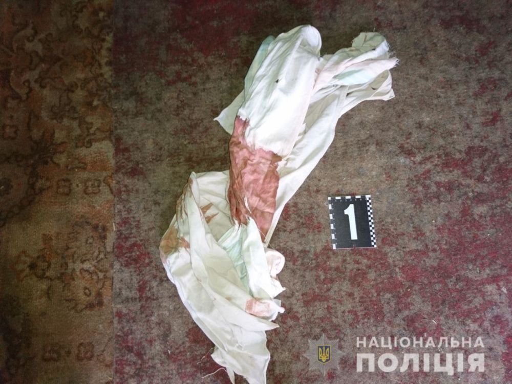В Мерефе девушка подрезала своего парня