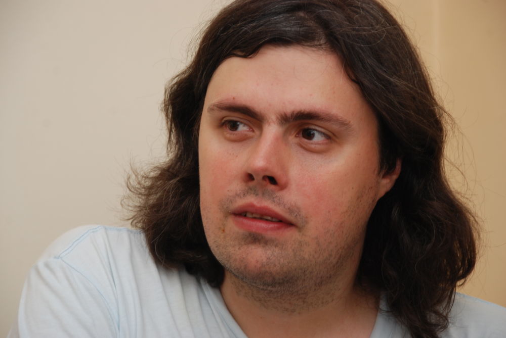 Письменник Олег Коцарев про роман «Люди в гніздах»: Те, як «розпадається» історія в цій книжці, є символом того, як розпадається наша історична пам’ять