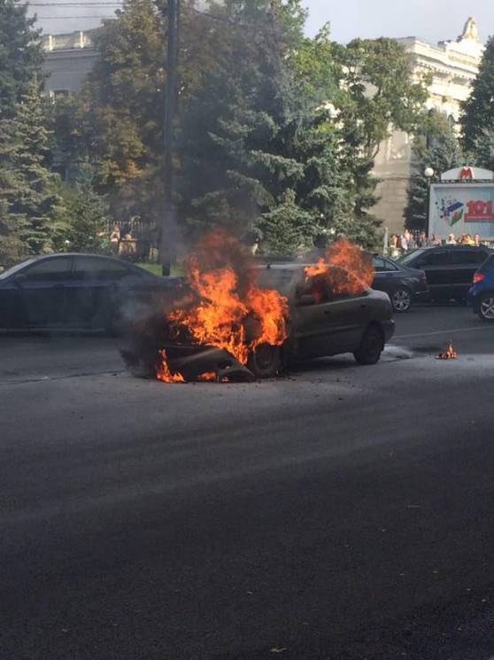 На Пушкинской во время движения загорелся “Daewoo Lanos”