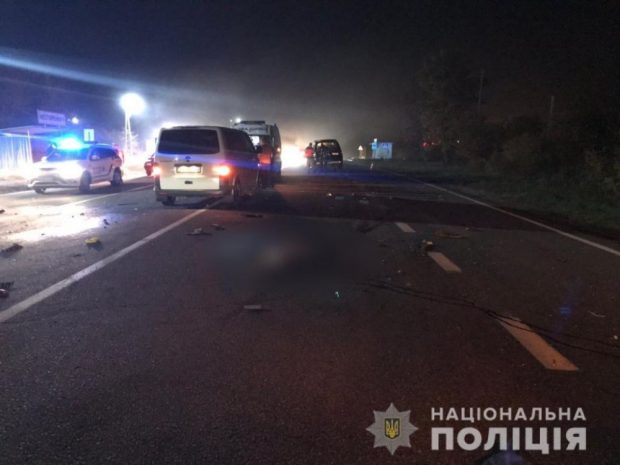 Под Харьковом "девятка" столкнулась с внедорожником: водитель "ВАЗа" погиб на месте