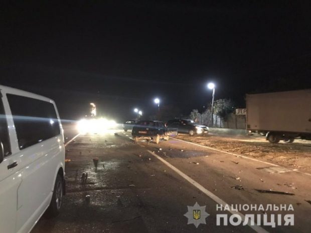Под Харьковом "девятка" столкнулась с внедорожником: водитель "ВАЗа" погиб на месте