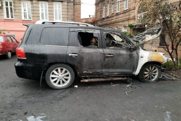 Ночью в Харькове подожгли Lexus