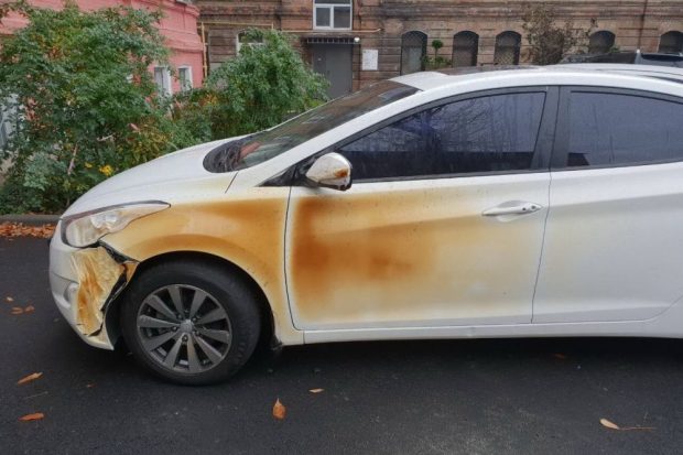 Ночью в Харькове подожгли Lexus