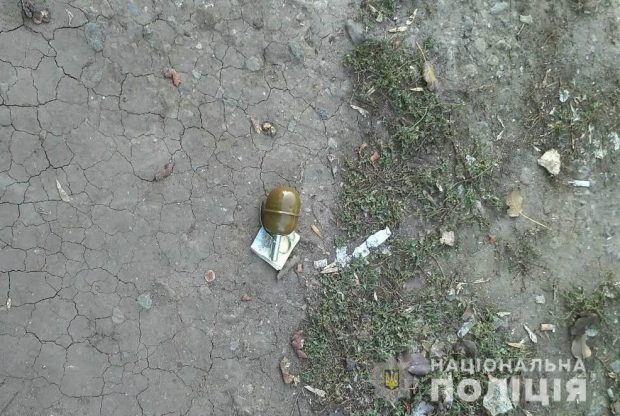 Возле завода "Электротяжмаш" нашли боевую гранату