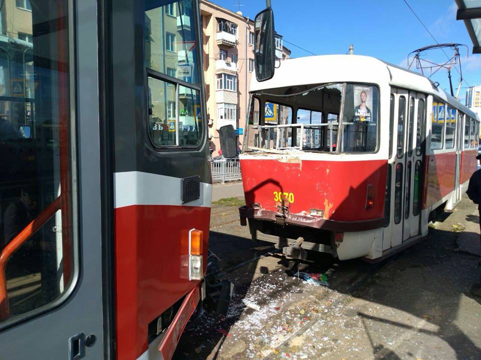 В Харькове трамваи устроили “гонки” и наехали на пенсионерку