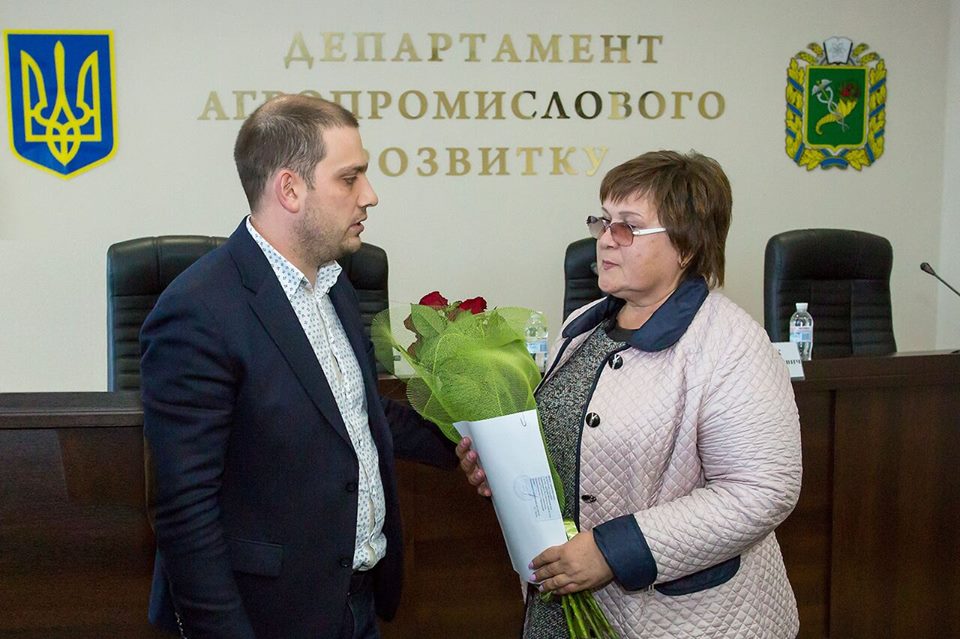 Мама лётчика-героя Дмитрия Шкарбуна получила землю под Чугуевом