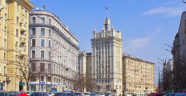 Власти Харькова обещают помочь жильцам Дома со шпилем