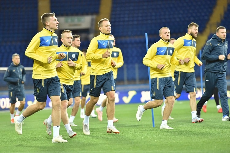 Сборная Украины провела в Харькове открытую тренировку для болельщиков (фото)