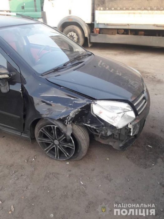 Под Харьковом парень угнал машину и попал в аварию