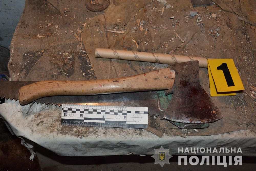 Под Харьковом парень зарубил топором бездомного, который проник в его гараж