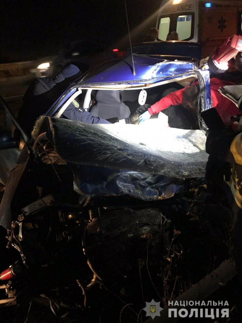 В автокатастрофе на Окружной дороге погиб 20-летний парень (фото)