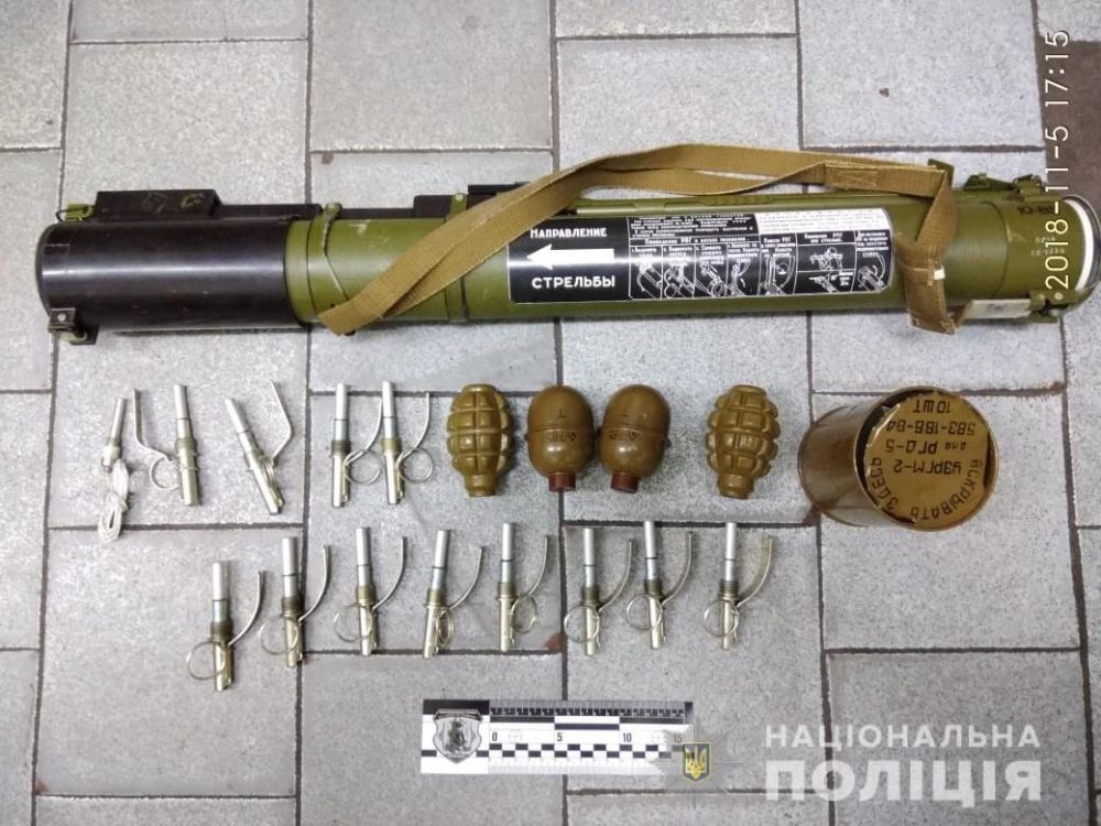 В харьковском метро у мужчины изъяли гранаты (видео)