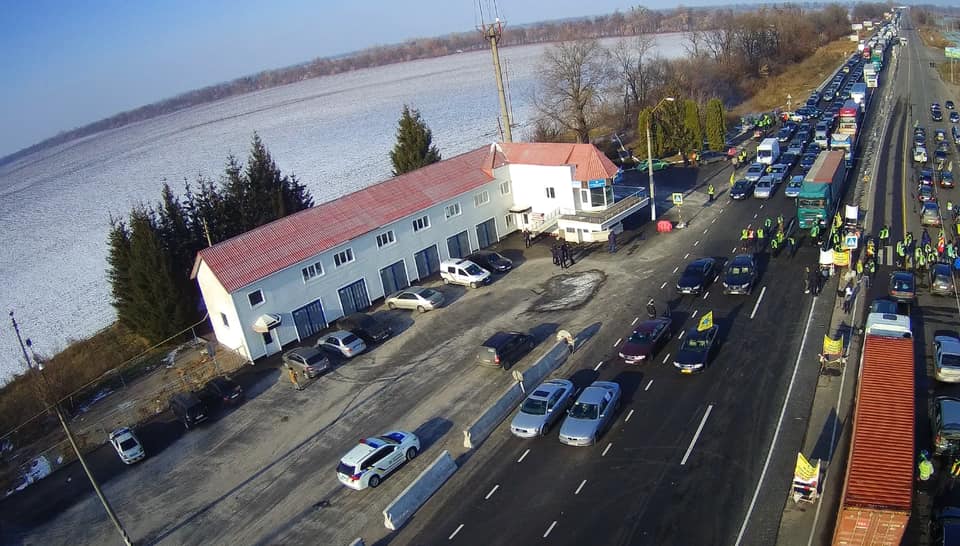 Если “евробляхеры” продолжат блокировать дороги к ним применять силу – Аваков