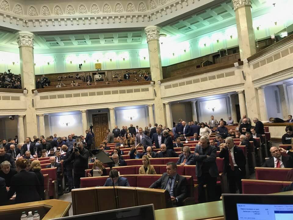 В десяти областях Украины ввели военное положение на 30 дней