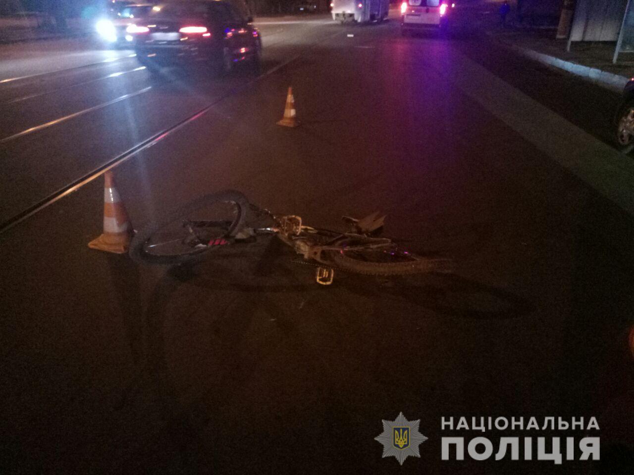 В Харькове водитель Audi сбила велосипедиста