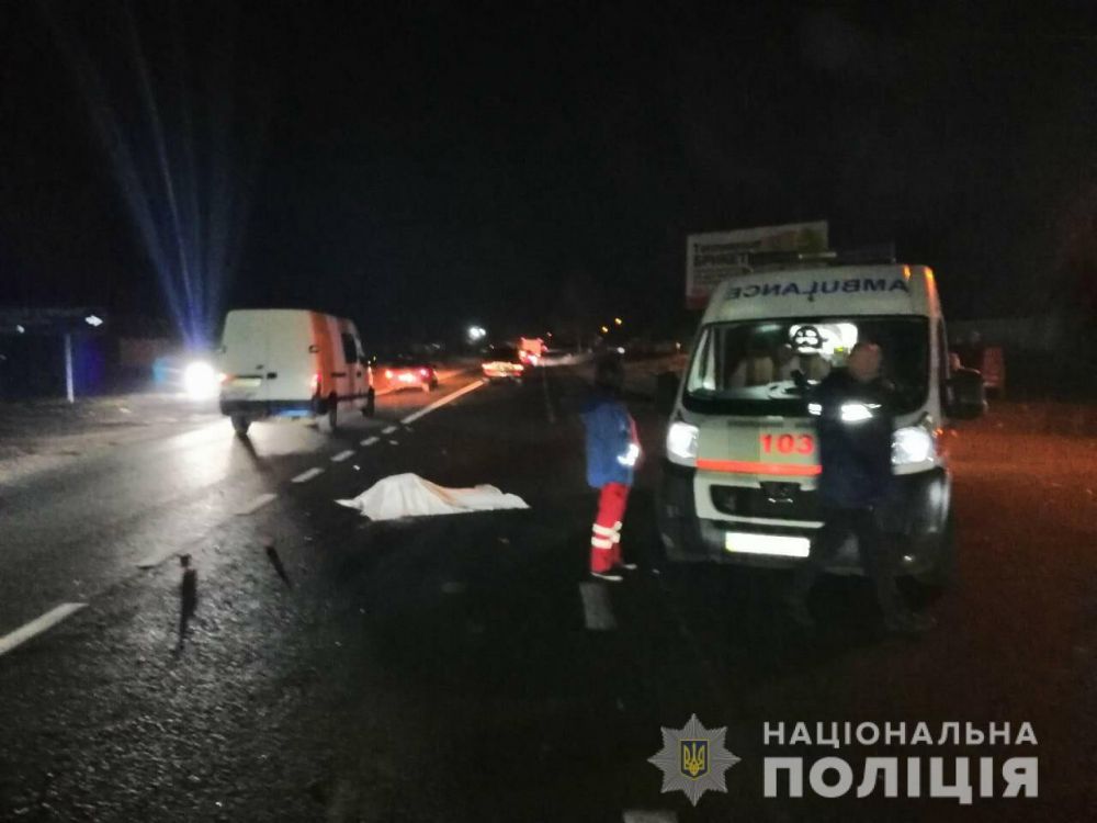 Автокатастрофа на Харьковщине: под колесами внедорожника погибли двое пешеходов (фото)