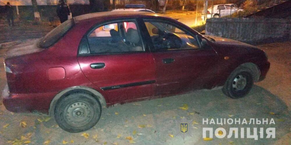 В Харькове клиент напал на таксиста и пытался угнать автомобиль