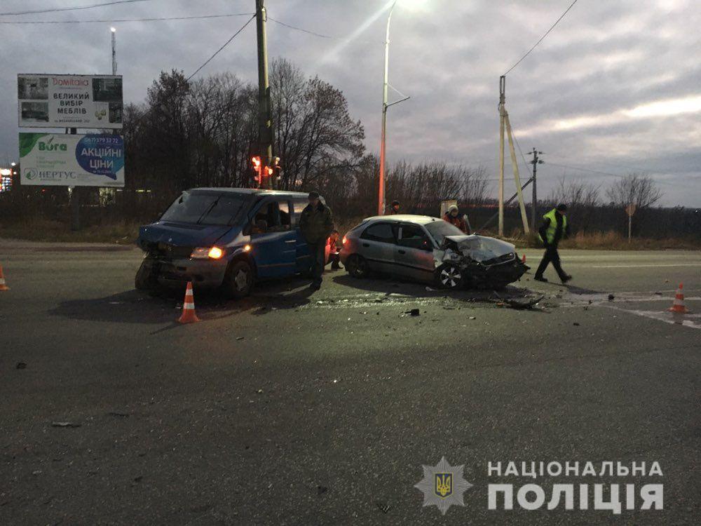 В аварии на Салтовке погибла женщина (фото)