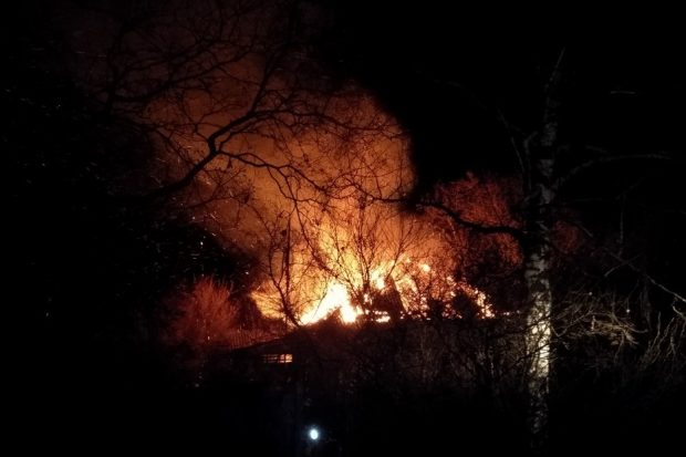 Под Харьковом выгорел старий деревянный дом: погибла старенькая бабушка