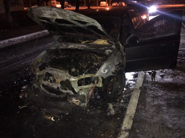 Во дворе жилого дома на Салтовке сгорел Chevrolet Lacetti