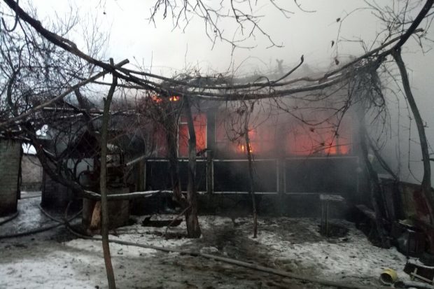 Под Харьковом из-за неосторожности с огнем сгорел дом, погиб мужчина
