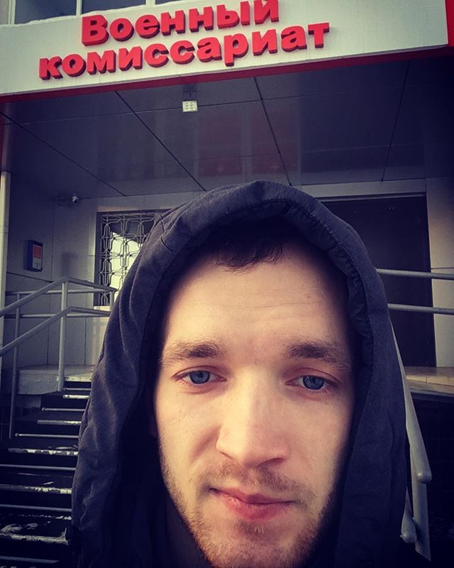 Харьковский экс-патрульный, который сбежал за границу от следствия, получил российский паспорт и поблагодарил Путина