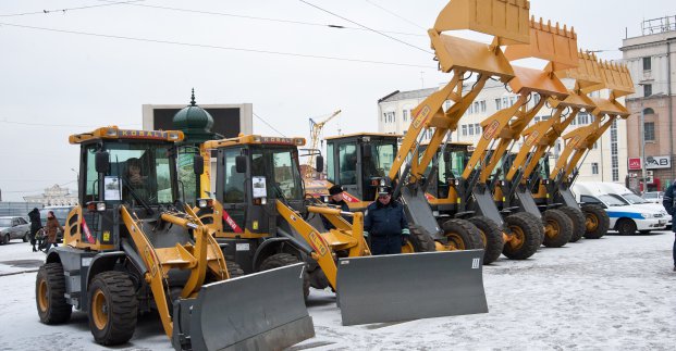 С дорог Харькова снег убирают более 80 машин