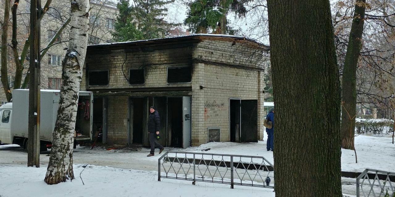 В центре Харькова взорвался и сгорел трансформатор