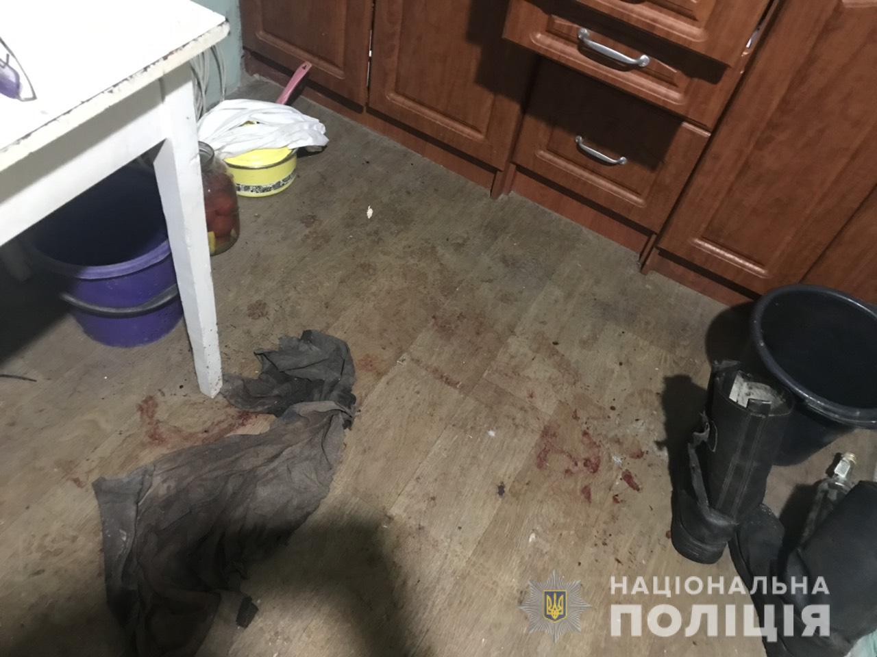 В Харьковской области жена из-за ссоры едва не зарезала мужа