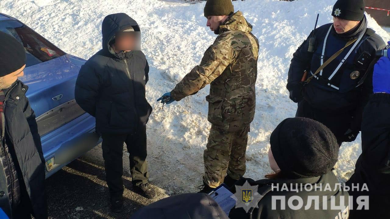 В Харькове мужчина пытался продать таксисту гранату “Ф-1”