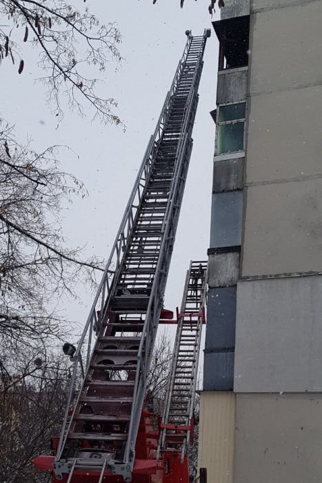 В харьковской многоэтажке горела квартира