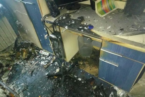 На ХТЗ горела квартира в пятиэтажном доме: подросток отравился угарным газом