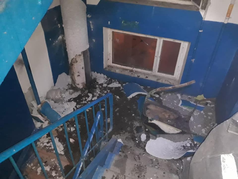 В многоэтажке Харькова из-за пожара разорвало трубу мусоропровода