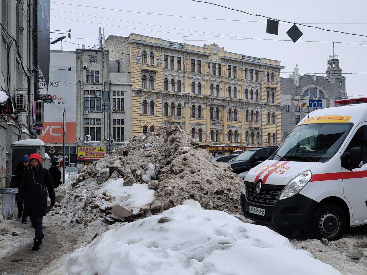 В горсовете утверждают, что в Харькове продолжается уборка снега