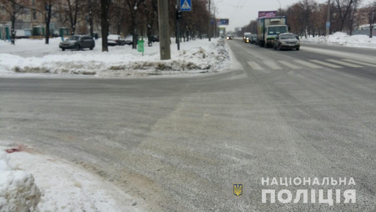 В Харькове водитель сбил мужчину, который переходил дорогу по пешеходному переходу