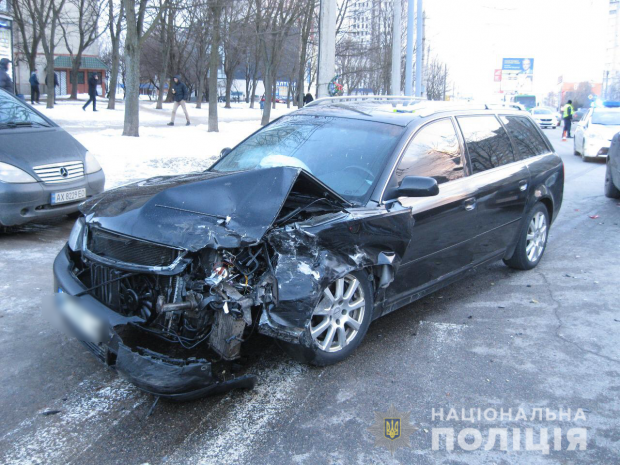 В Харькове воры убегая с места преступления попали в аварию