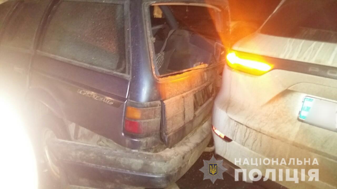 На трассе под Харьковом столкнулись три автомобиля (фото)