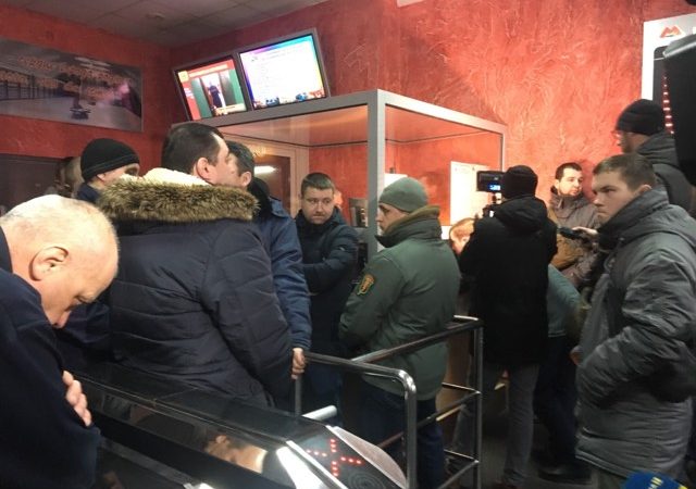В Харькове активистов не пустили к директору КП “Харьковский метрополитен” (видео)