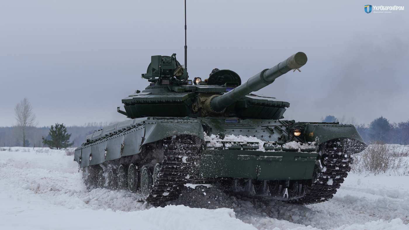 Харьковский бронетанковый завод провел модернизацию более сотни Т-64 – Порошенко (видео)