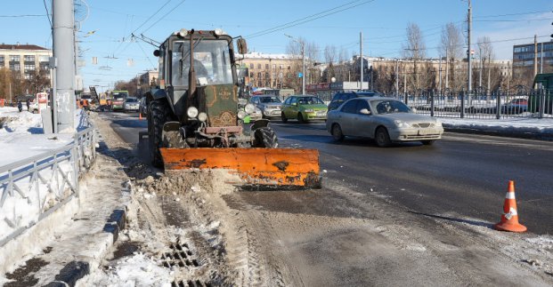 Дороги Харькова убирают более полусотни снегоуборочных машин